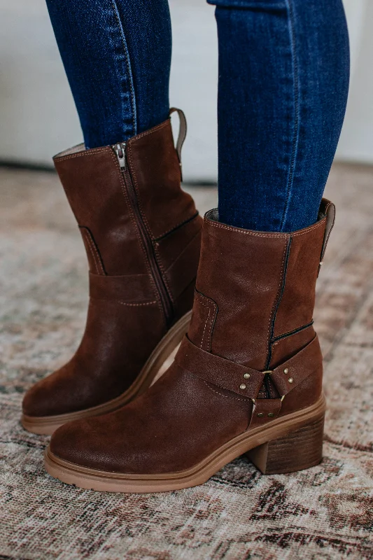 women's flat bootiesLook No Further Boots