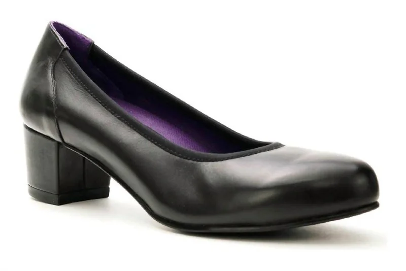 Women's brocade stiletto heel pumps with a vintage feelWomen's Simona Leather Pump In Black Women's brocade stiletto heel pumps with a vintage feelWomen's Simona Leather Pump In Black