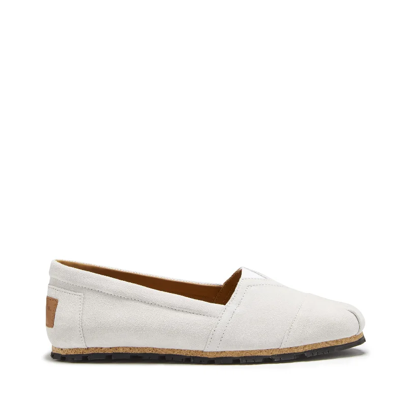 Women's Embroidered Floral Pattern Loafers in Beige for a Spring - Inspired OutfitWomen's Chukka Espadrilles, white suede Women's Embroidered Floral Pattern Loafers in Beige for a Spring - Inspired OutfitWomen's Chukka Espadrilles, white suede