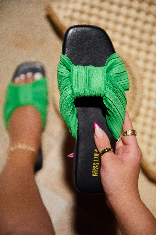Women's Thong Sandals with a Beaded Design in Multicolor for a Beachy AestheticBali Getaway Slip On Sandals - Green Women's Thong Sandals with a Beaded Design in Multicolor for a Beachy AestheticBali Getaway Slip On Sandals - Green