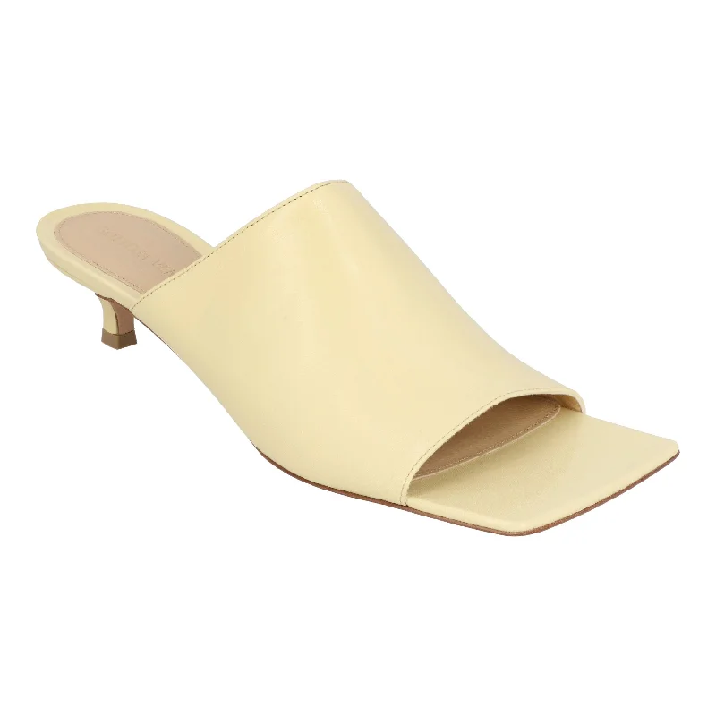 Waterproof Women's Rubber Beach Sandals with Arch Support in Blue for Water ActivitiesBottega Veneta Women Stretch Mule in white Lambskin