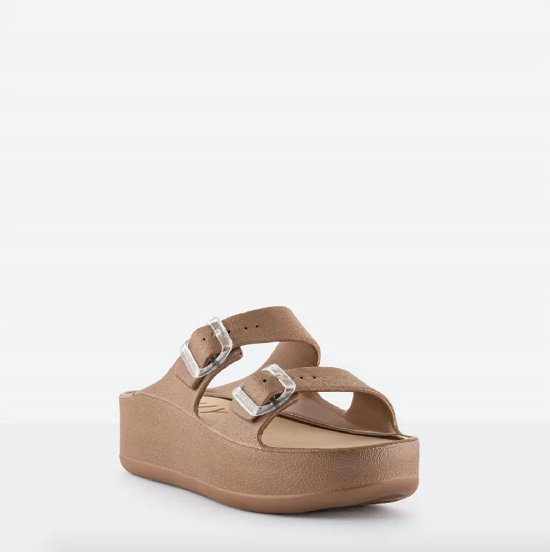 Women's Sandals with a Glitter - Coated Strap in Gold for a Sparkly Summer OutfitWomen's Sandals with a Glitter - Coated Strap in Gold for a Sparkly Summer OutfitFenix 04 Sandal In Bronze Women's Sandals with a Glitter - Coated Strap in Gold for a Sparkly Summer OutfitWomen's Sandals with a Glitter - Coated Strap in Gold for a Sparkly Summer OutfitFenix 04 Sandal In Bronze