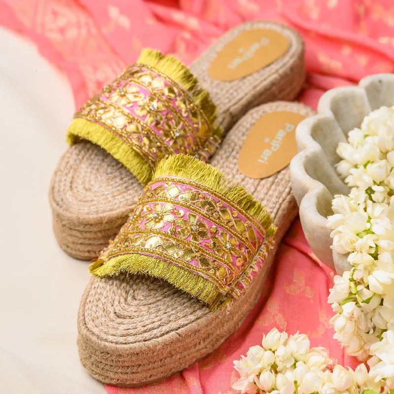 Waterproof Women's Rubber Beach Sandals with Arch Support in Blue for Water ActivitiesGajra Pink Espadrilles Waterproof Women's Rubber Beach Sandals with Arch Support in Blue for Water ActivitiesGajra Pink Espadrilles