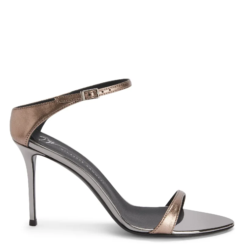 Women's Sandals with a Floral - Printed Upper in Pink for a Feminine Spring LookGiuseppe Zanotti Beverlee Women's Sandals with a Floral - Printed Upper in Pink for a Feminine Spring LookGiuseppe Zanotti Beverlee