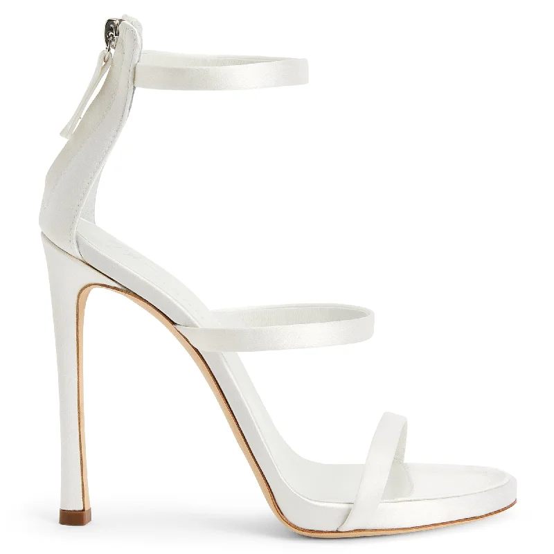 Women's Thong Sandals with a Beaded Design in Multicolor for a Beachy AestheticGiuseppe Zanotti Harmony Women's Thong Sandals with a Beaded Design in Multicolor for a Beachy AestheticGiuseppe Zanotti Harmony