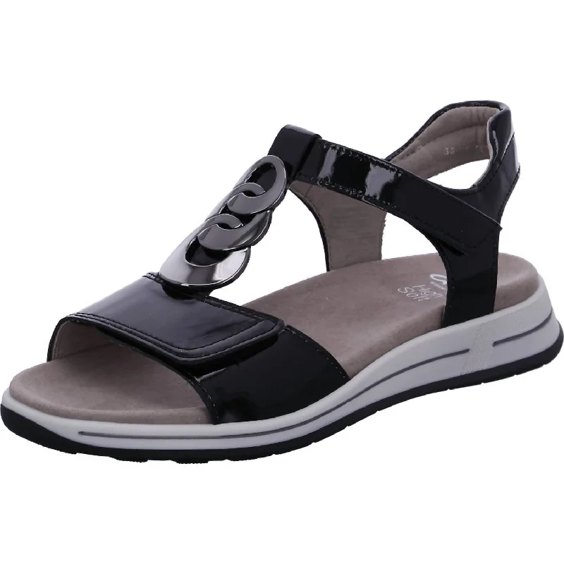 Lightweight Women's Mesh - Paneled Sandals in Yellow for BreathabilityOregon Sandals In Black Patent