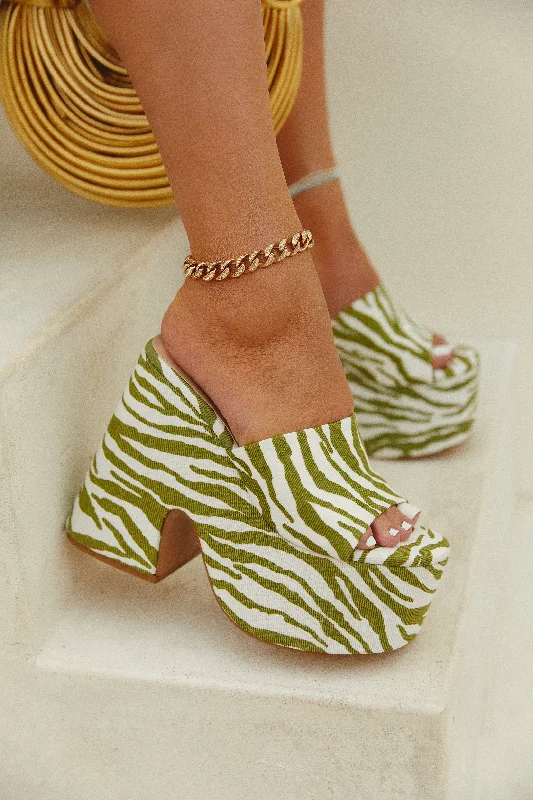 Elastic - Strap Women's Sandals with a Padded Toe in Teal for Easy On - and - OffStill Your Best Chunky Platform Mules - Print