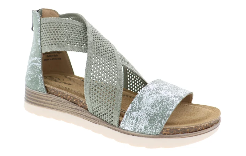 Anti - Slip Women's Sandals with a Grooved Sole in Green for Outdoor AdventuresWomen Bree Sandal In Green