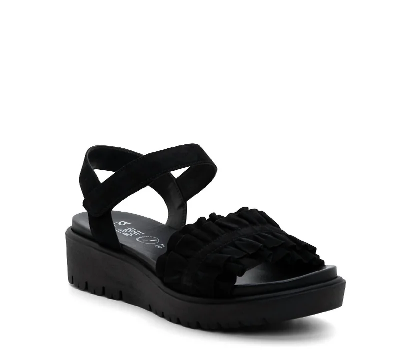 Anti - Slip Women's Sandals with a Grooved Sole in Green for Outdoor AdventuresWomen's Benton High Soft Sandal In Black