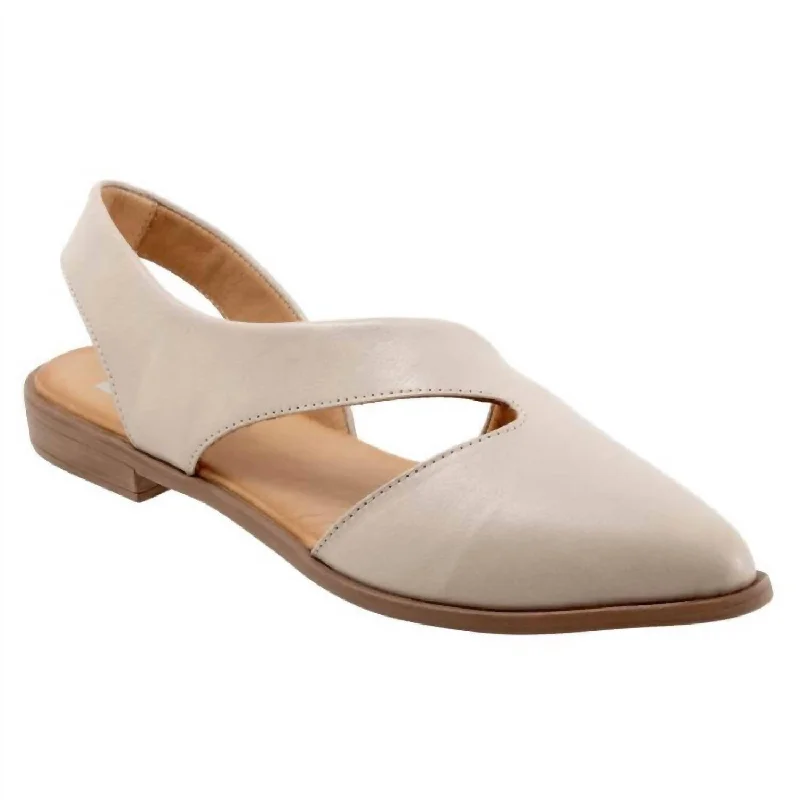Child - Friendly Women's Sandals with a Secure Buckle in Purple for Moms on the GoWomen's Bianca Flat Sandal In Light Grey