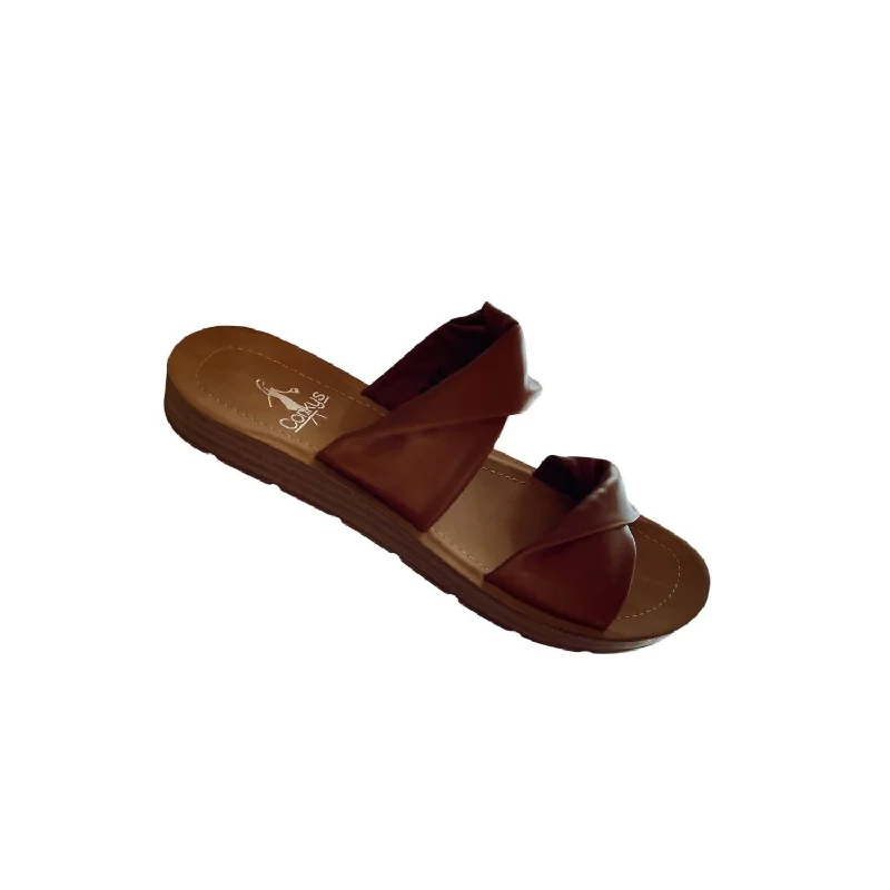Women's Flat Slide Sandals with a Memory Foam Insole in White for All - Day ComfortWomen's With A Twist Sandal In Cognac