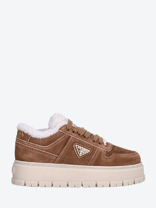Women's Sneakers with Adjustable Straps for a Customized Fit During High - Impact ExercisesSuede fur linig sneakers Women's Sneakers with Adjustable Straps for a Customized Fit During High - Impact ExercisesSuede fur linig sneakers
