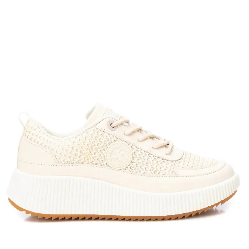 Water - Resistant Women's Hiking Sneakers with Traction Outsoles for Outdoor AdventuresWomen's Trainer Sneakers In Beige Water - Resistant Women's Hiking Sneakers with Traction Outsoles for Outdoor AdventuresWomen's Trainer Sneakers In Beige