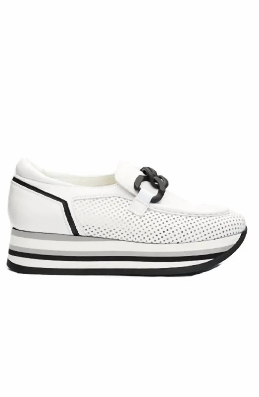 Retro - Style Women's Sneakers in Pastel Colors for a Nostalgic and Fashionable VibeCassie Sneaker In White/black Retro - Style Women's Sneakers in Pastel Colors for a Nostalgic and Fashionable VibeCassie Sneaker In White/black