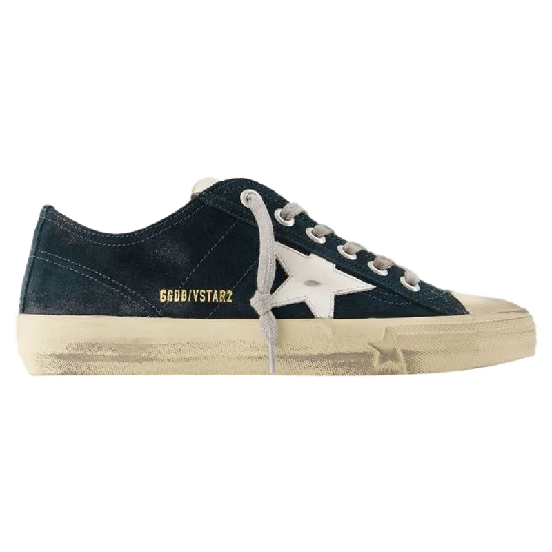 Women's Sneakers with Memory Foam Insoles for Exceptional Cushioning and ComfortV-Star 2 Sneakers - Golden Goose Deluxe Brand - Leather - Green Women's Sneakers with Memory Foam Insoles for Exceptional Cushioning and ComfortV-Star 2 Sneakers - Golden Goose Deluxe Brand - Leather - Green