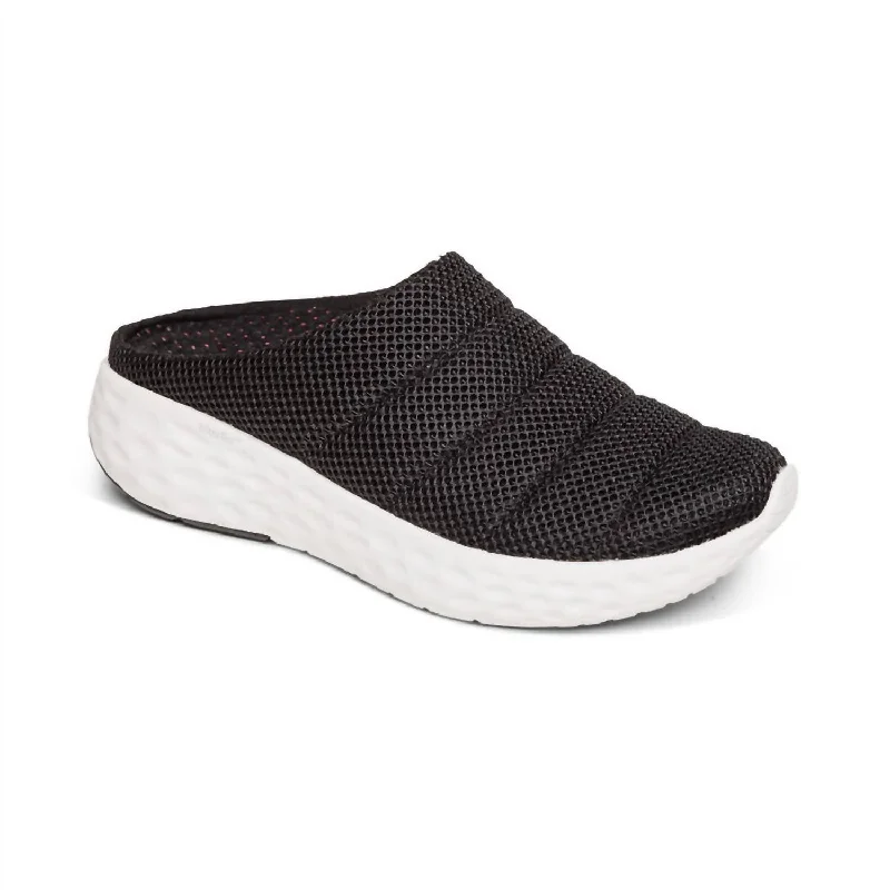 Foldable Women's Travel Sneakers for Compact Storage in LuggageWomen's Harley Slip-On Sneakers In Black Foldable Women's Travel Sneakers for Compact Storage in LuggageWomen's Harley Slip-On Sneakers In Black