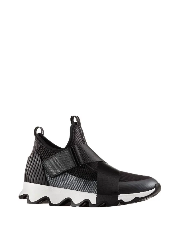 Women's Sneakers with Adjustable Straps for a Customized Fit During High - Impact ExercisesWomen's Kinetic Sneaker In Black,white Women's Sneakers with Adjustable Straps for a Customized Fit During High - Impact ExercisesWomen's Kinetic Sneaker In Black,white