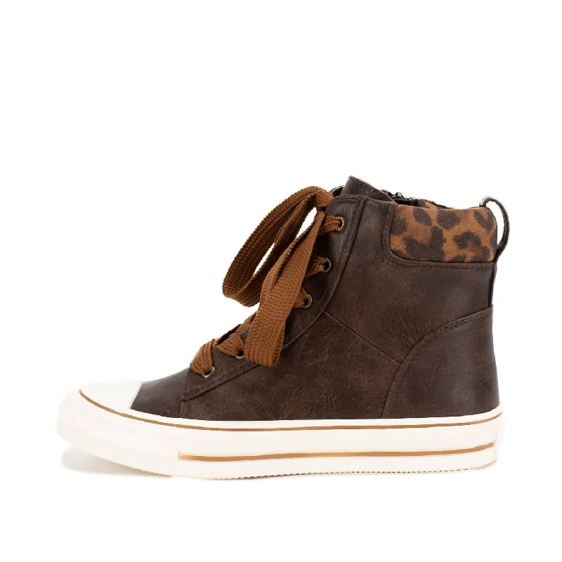 Retro - Style Women's Sneakers in Pastel Colors for a Nostalgic and Fashionable VibeWomen's Valter Hig Top Sneaker In Dark Brown